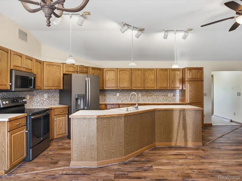 7034 Lake Street Lexington Township, MI 48450