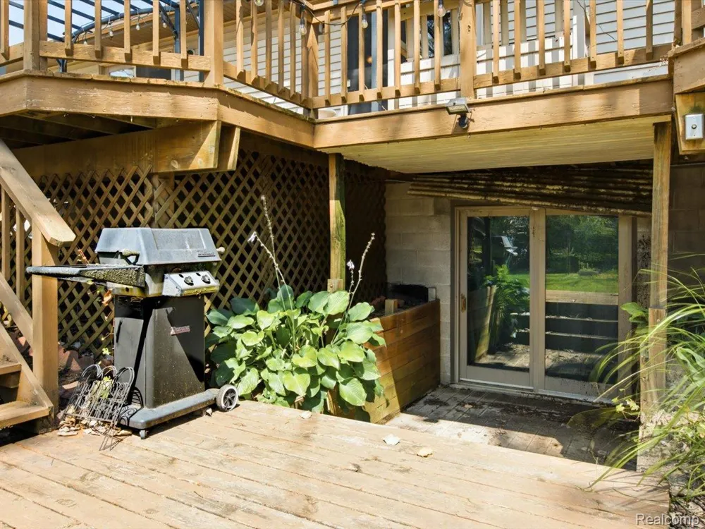 7034 Lake Street Lexington Township, MI 48450