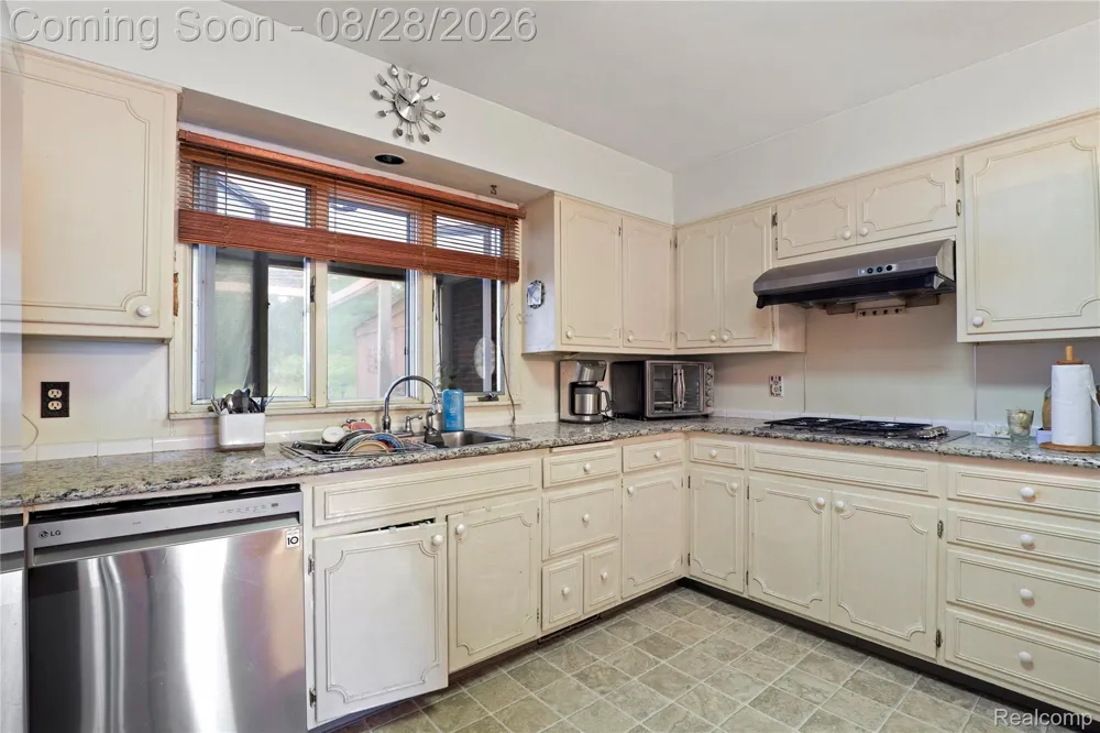 3102 Westwood Parkway Flint City, MI 48503