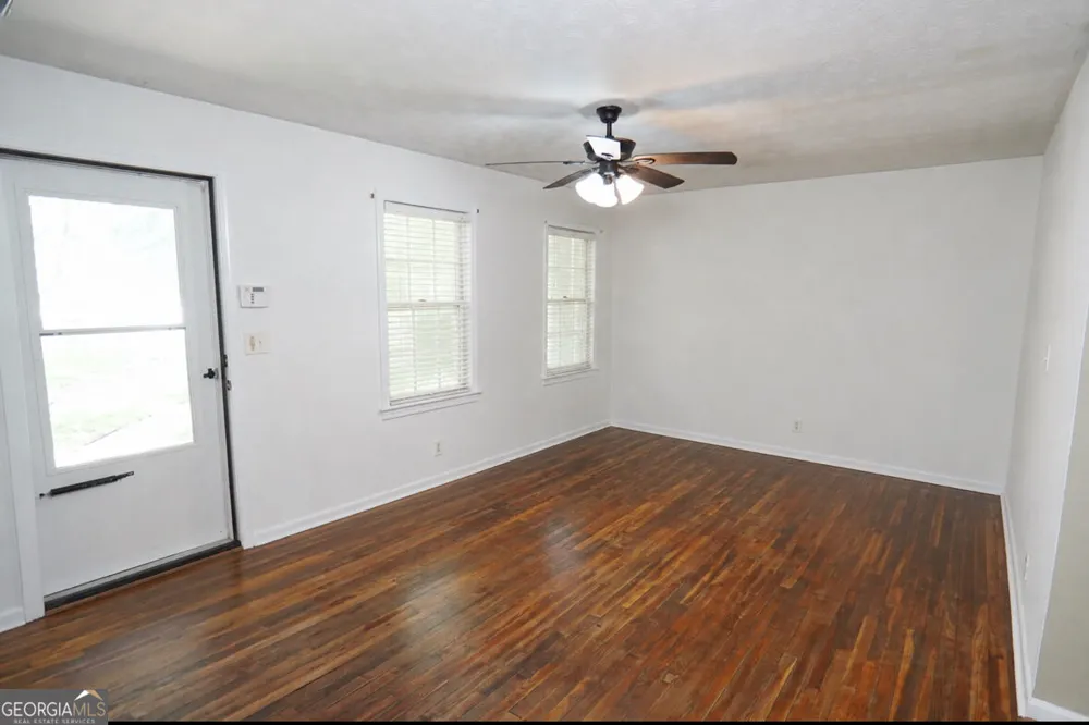 613 Sheppard Rd Stone Mountain, GA 30083