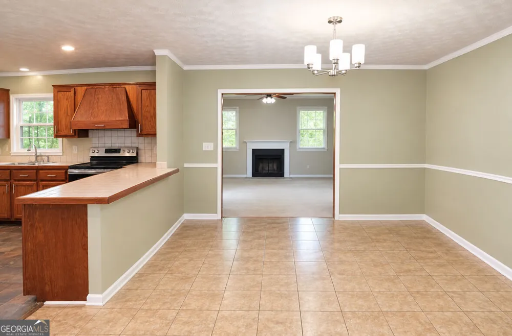 613 Sheppard Rd Stone Mountain, GA 30083