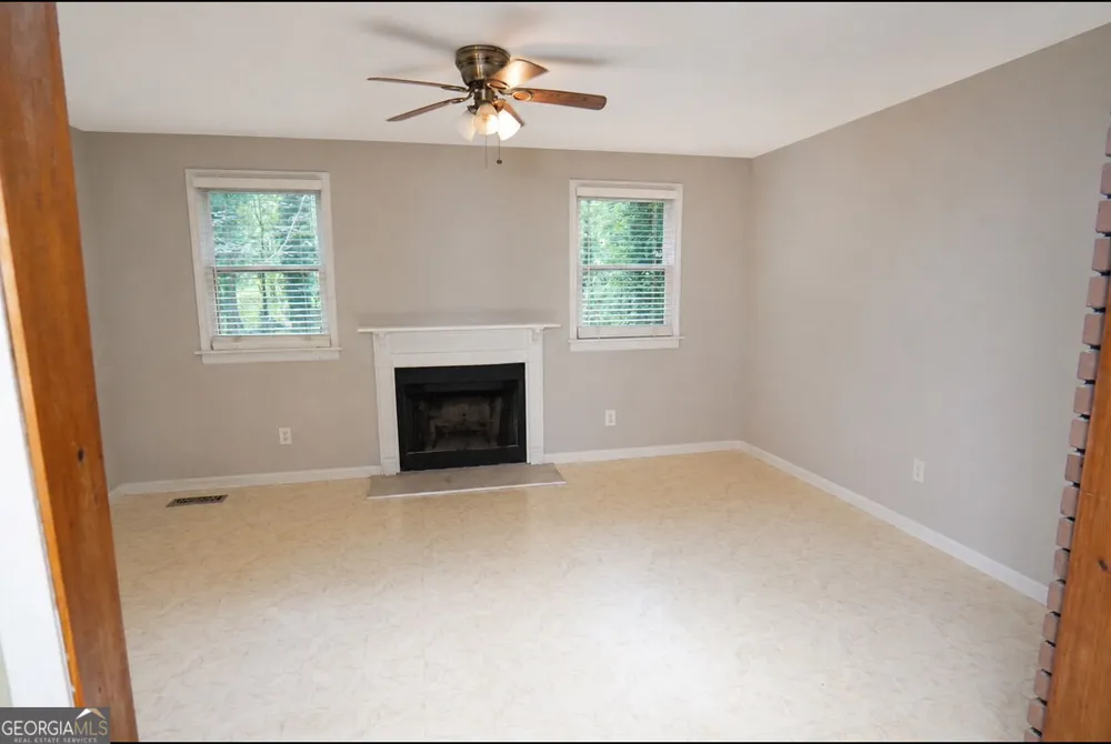 613 Sheppard Rd Stone Mountain, GA 30083