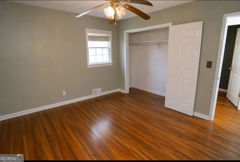613 Sheppard Rd Stone Mountain, GA 30083