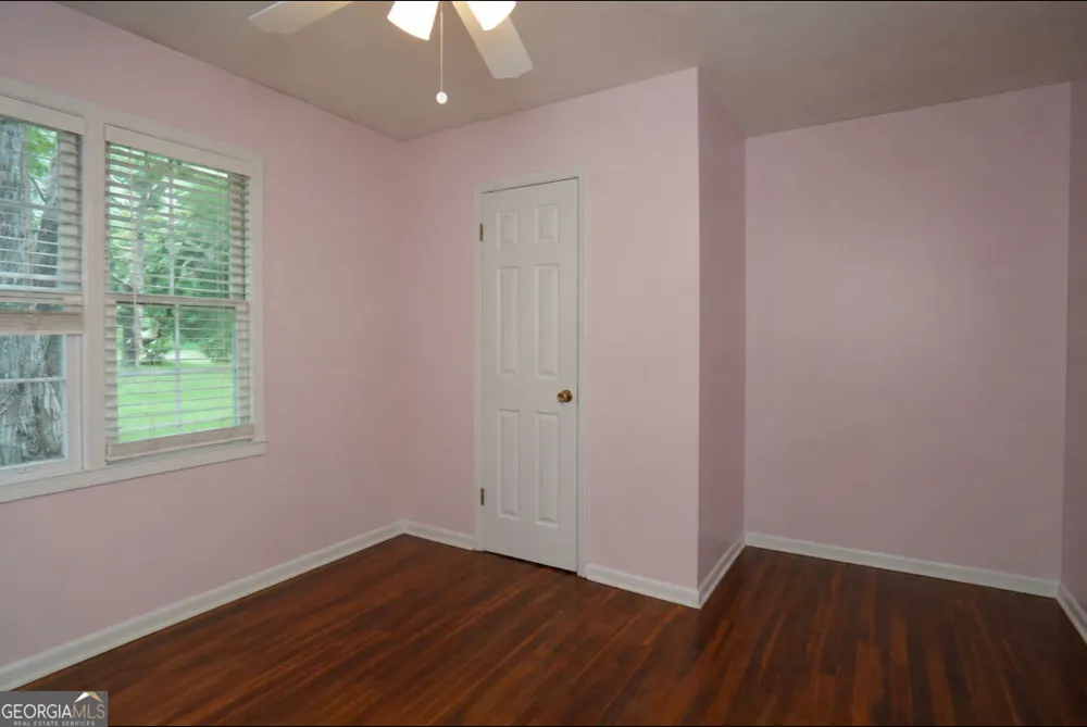 613 Sheppard Rd Stone Mountain, GA 30083