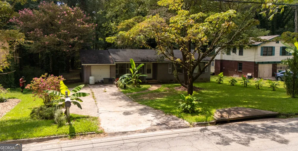 613 Sheppard Rd Stone Mountain, GA 30083