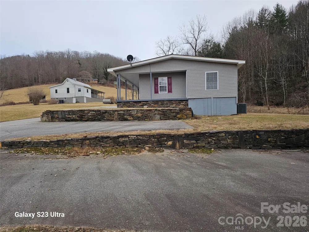 656 Water Street Bakersville, NC 28705