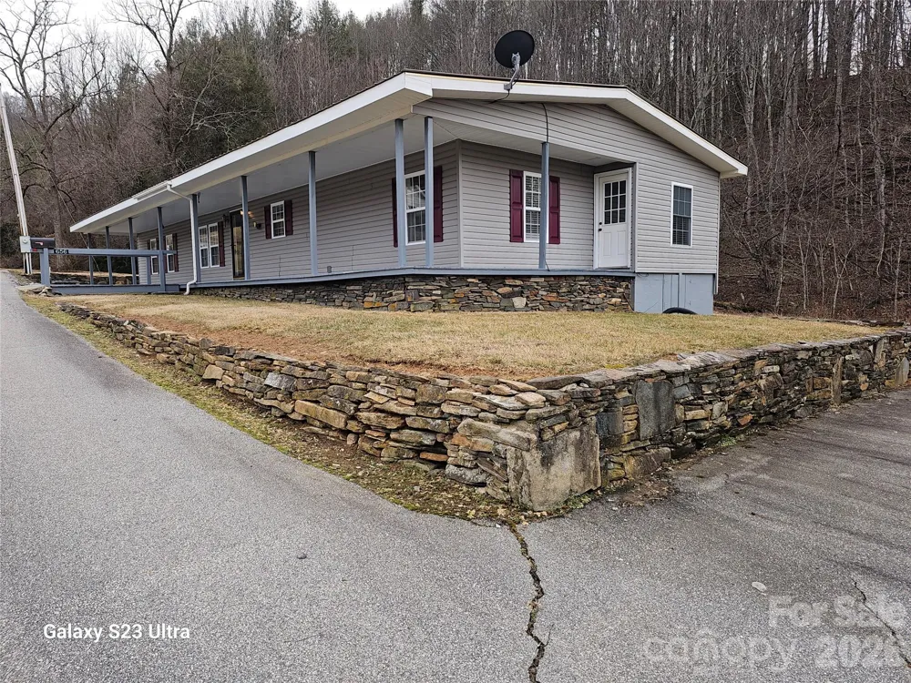 656 Water Street Bakersville, NC 28705