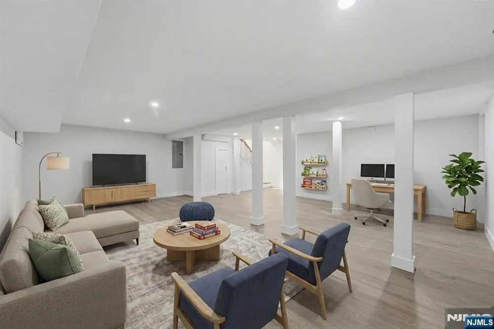 588 Maple Avenue Saddle Brook, NJ 07663