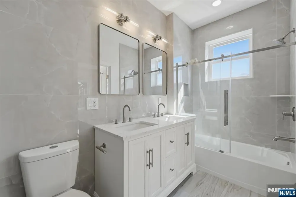 588 Maple Avenue Saddle Brook, NJ 07663