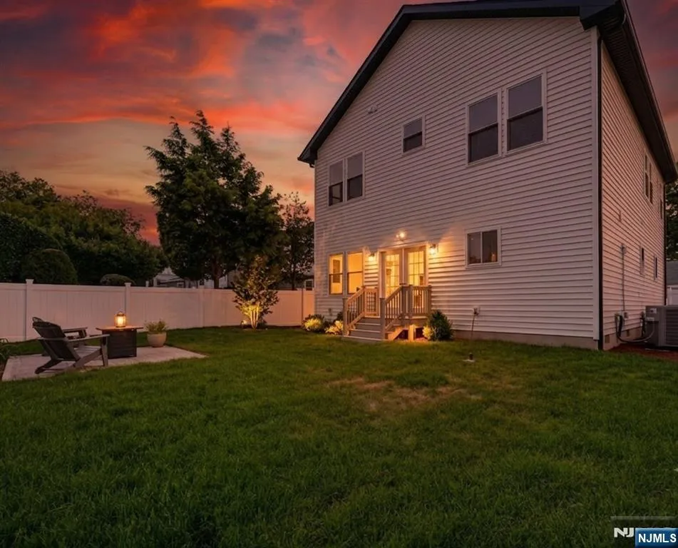 588 Maple Avenue Saddle Brook, NJ 07663