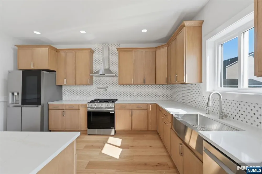 588 Maple Avenue Saddle Brook, NJ 07663