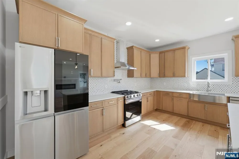 588 Maple Avenue Saddle Brook, NJ 07663