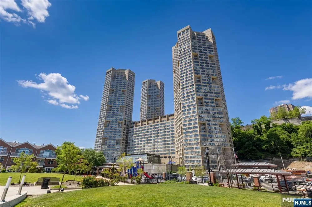 7000 JFK Blvd E 10C West New York, NJ 07093