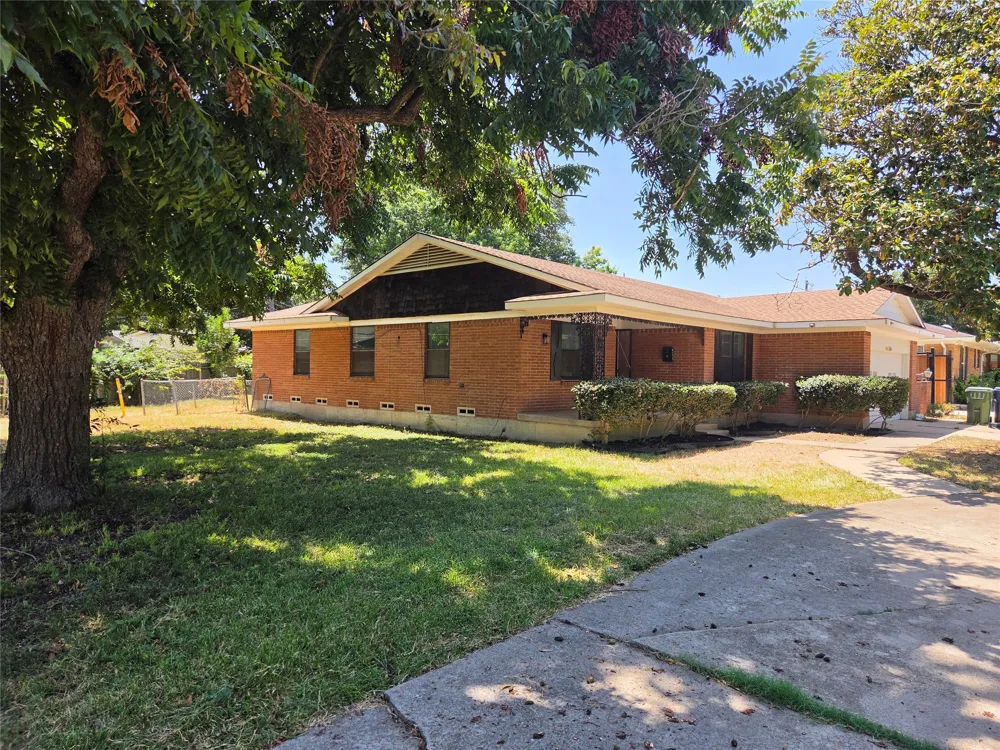 1314 Charleston Drive Garland, TX 75041