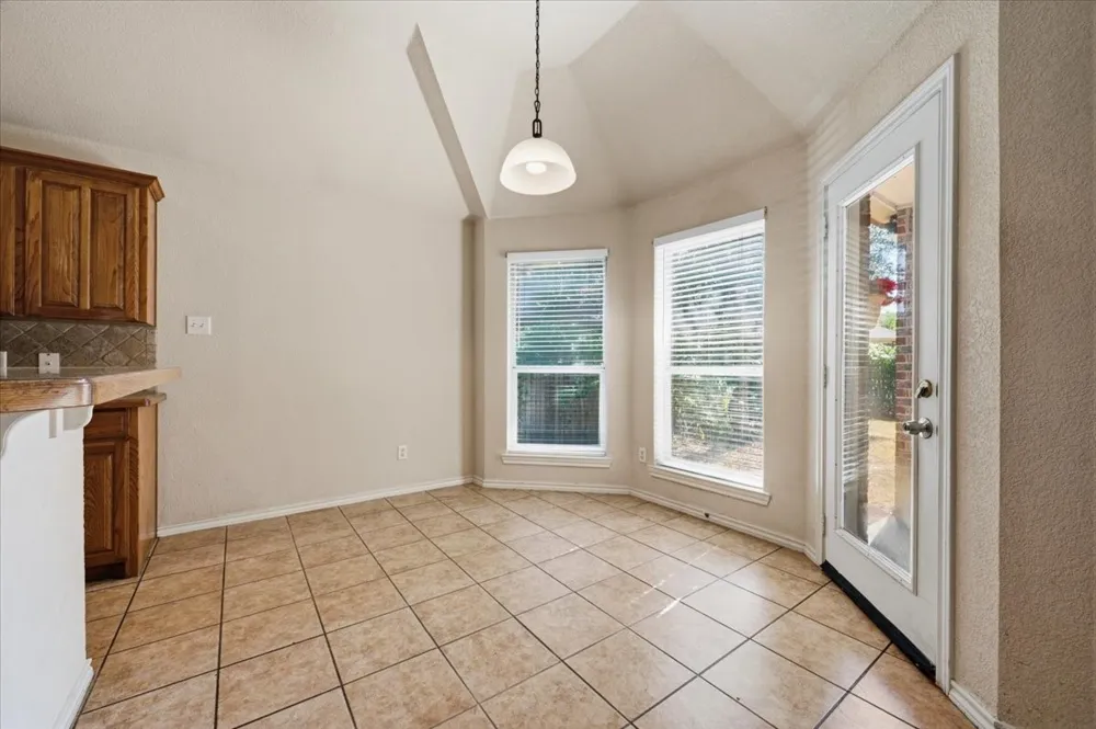 7408 Rolling Hills Drive Benbrook, TX 76126