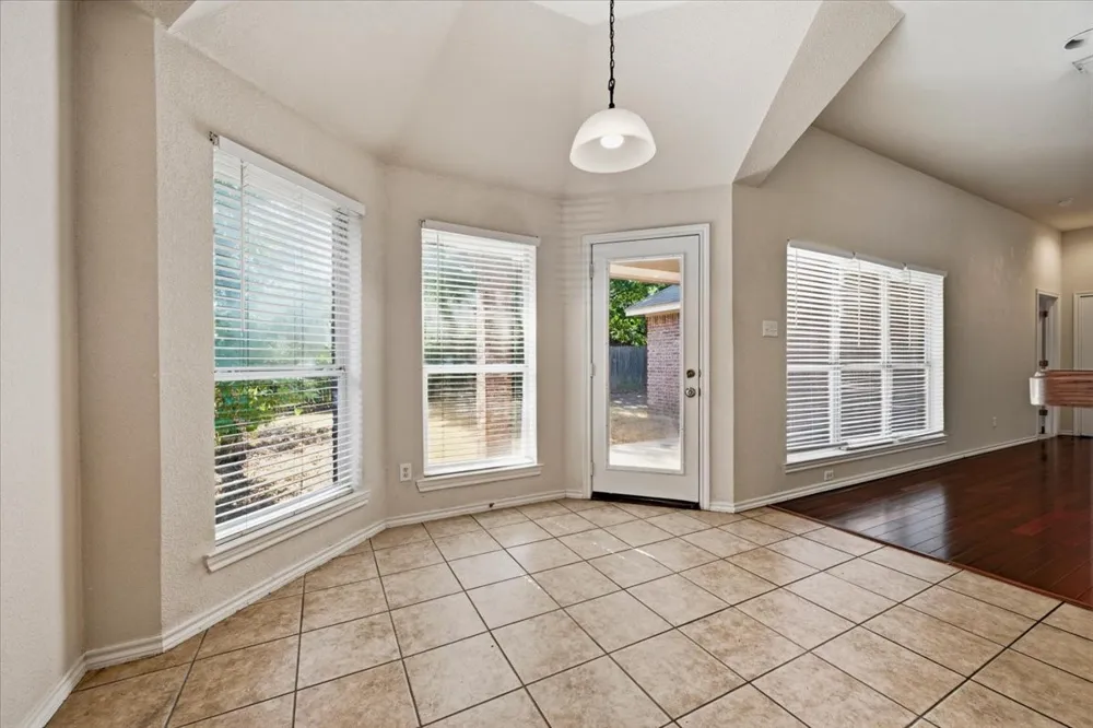 7408 Rolling Hills Drive Benbrook, TX 76126