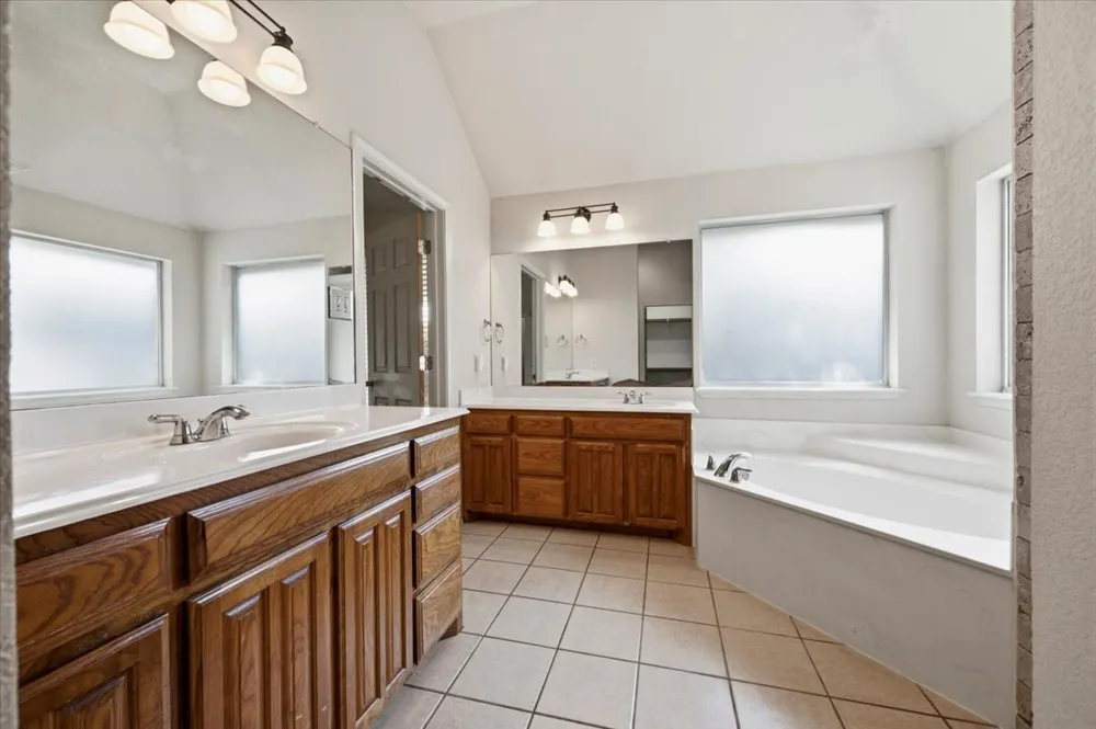 7408 Rolling Hills Drive Benbrook, TX 76126