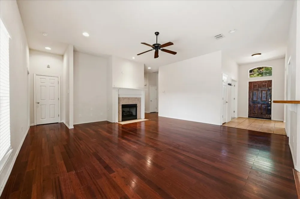 7408 Rolling Hills Drive Benbrook, TX 76126