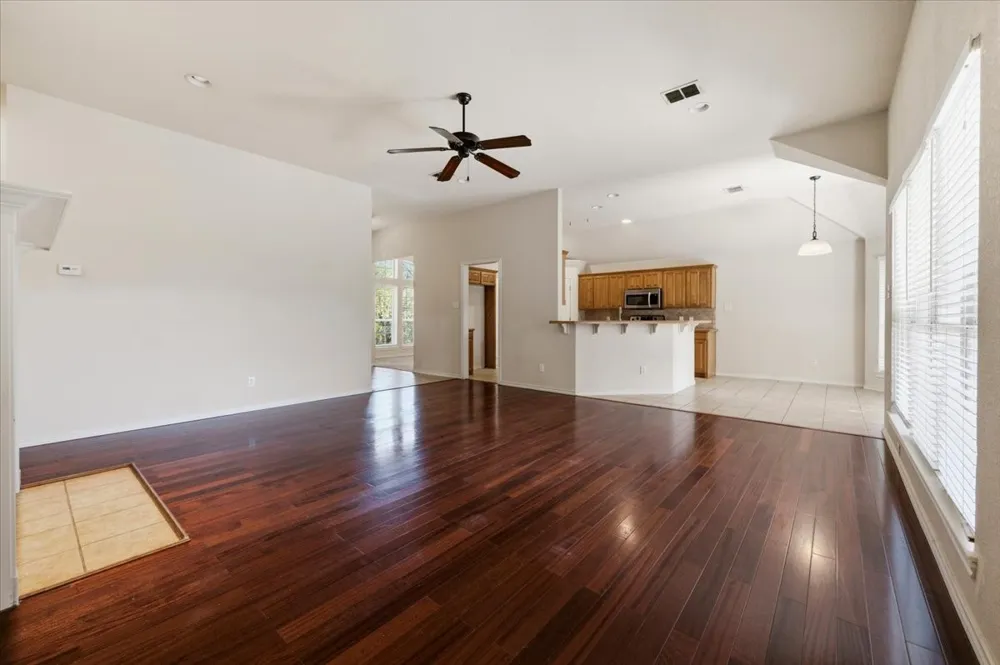 7408 Rolling Hills Drive Benbrook, TX 76126