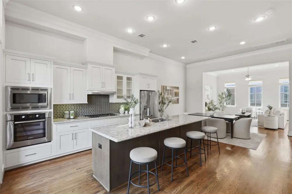1348 W 25th Street Houston, TX 77008