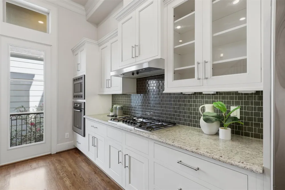 1348 W 25th Street Houston, TX 77008