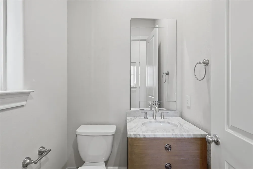 1348 W 25th Street Houston, TX 77008