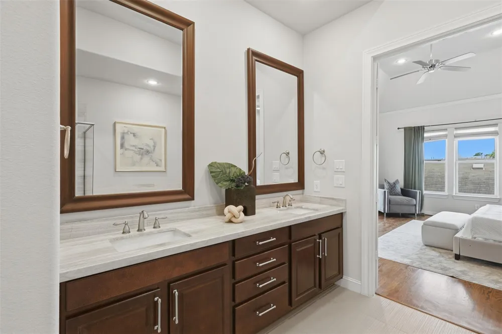 1348 W 25th Street Houston, TX 77008