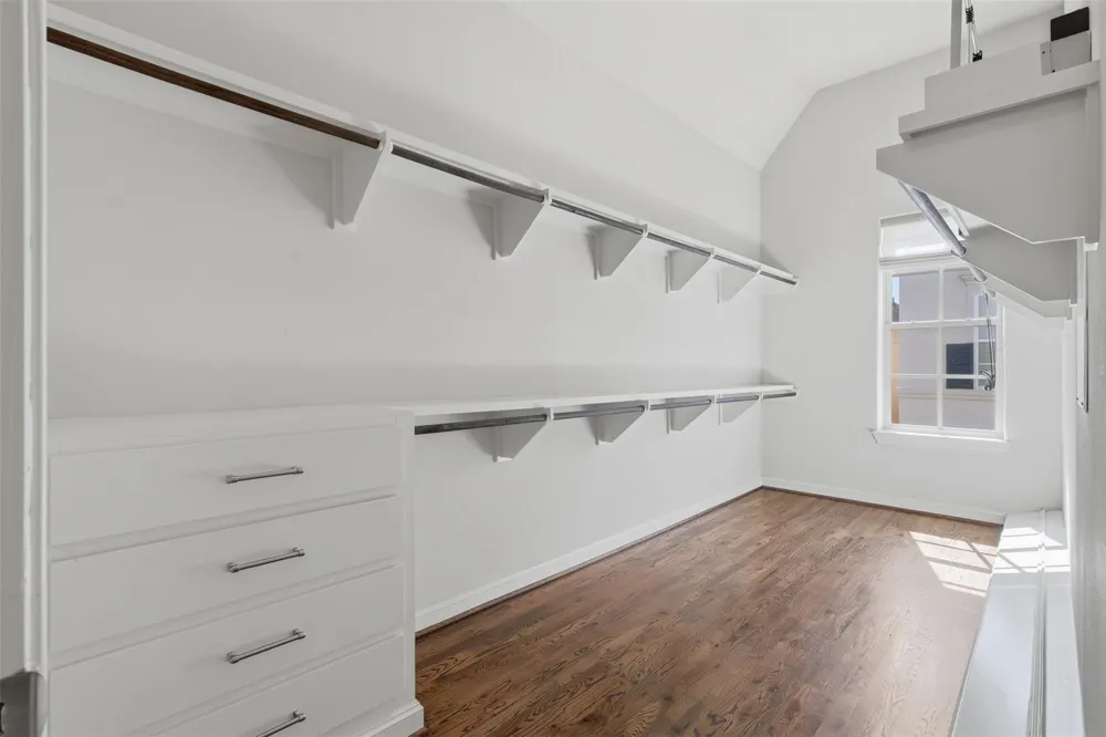 1348 W 25th Street Houston, TX 77008