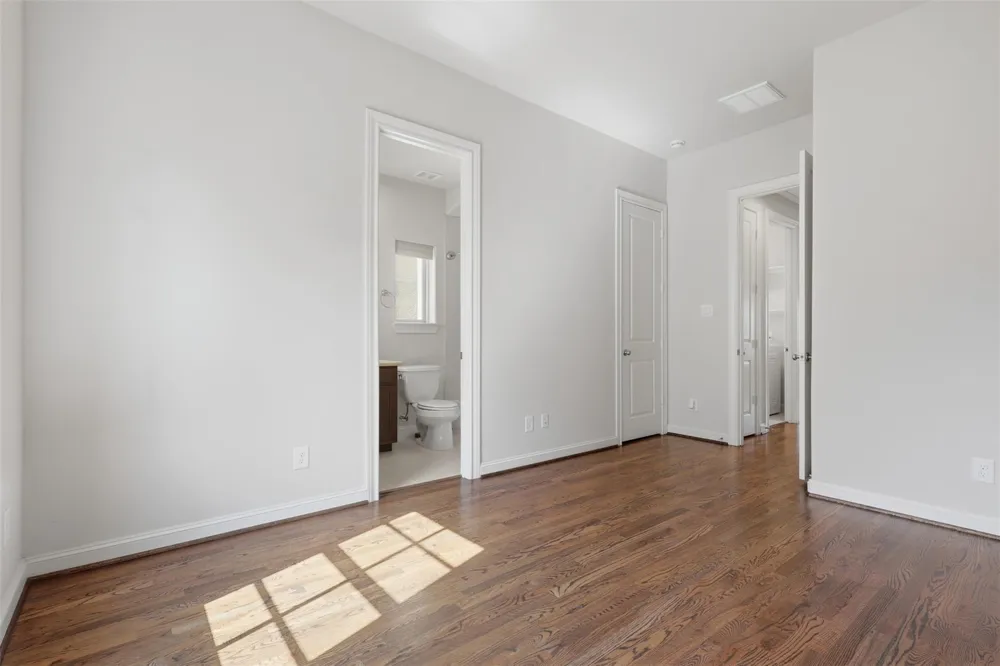 1348 W 25th Street Houston, TX 77008