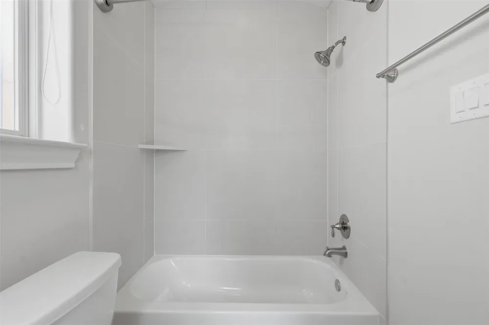 1348 W 25th Street Houston, TX 77008