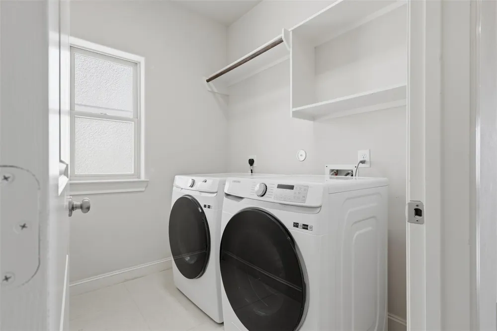 1348 W 25th Street Houston, TX 77008