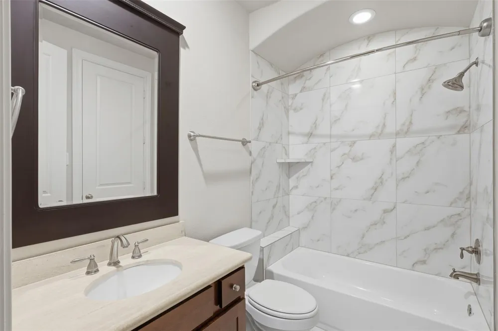 1348 W 25th Street Houston, TX 77008