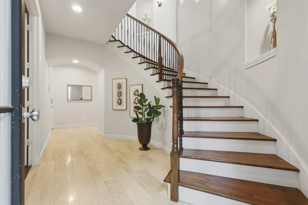 1348 W 25th Street Houston, TX 77008
