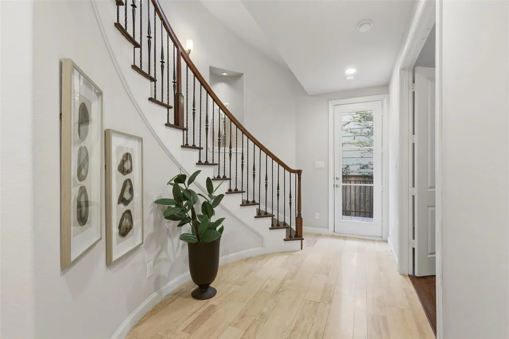 1348 W 25th Street Houston, TX 77008