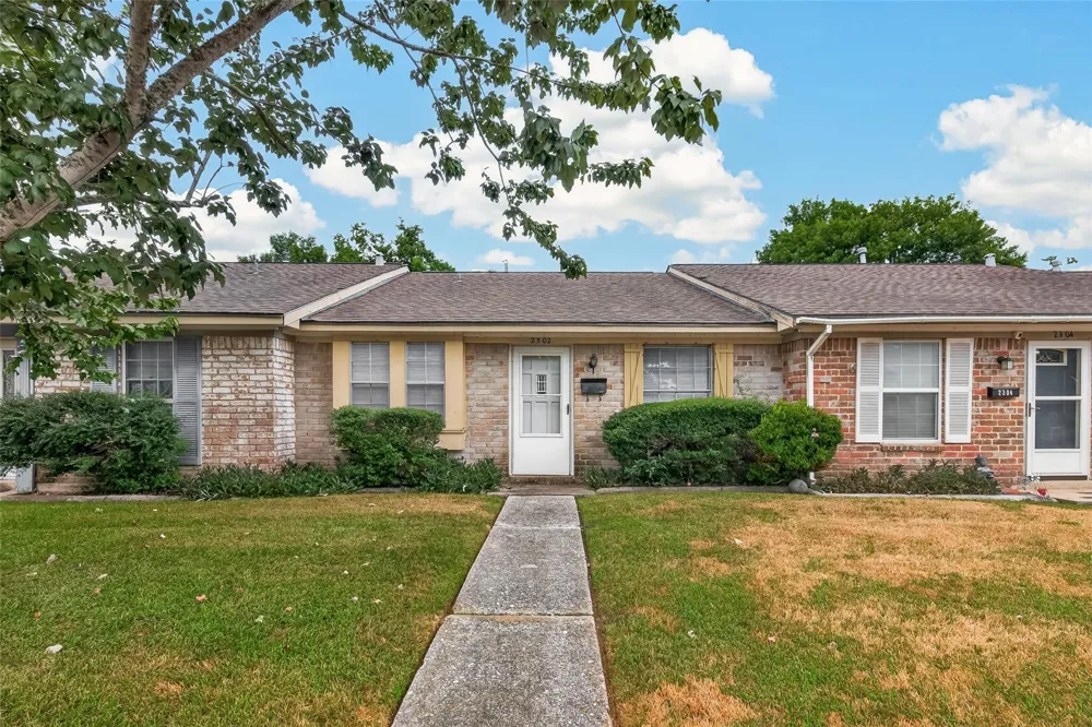 2302 Buchanan Drive Baytown, TX 77520