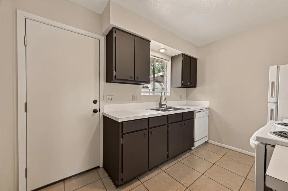 2302 Buchanan Drive Baytown, TX 77520