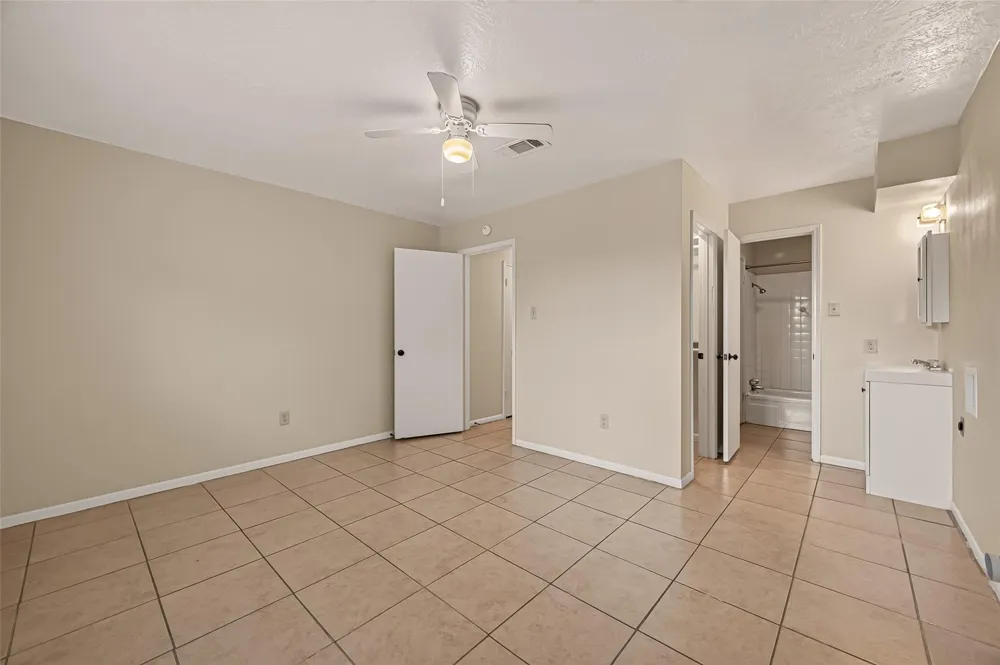 2302 Buchanan Drive Baytown, TX 77520