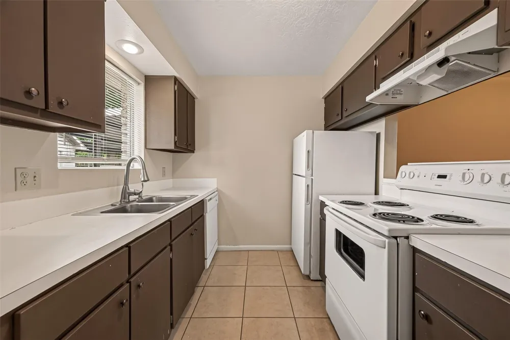 2302 Buchanan Drive Baytown, TX 77520