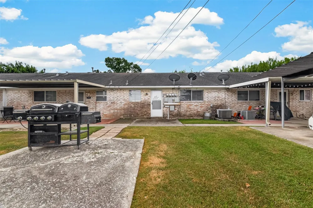 2302 Buchanan Drive Baytown, TX 77520