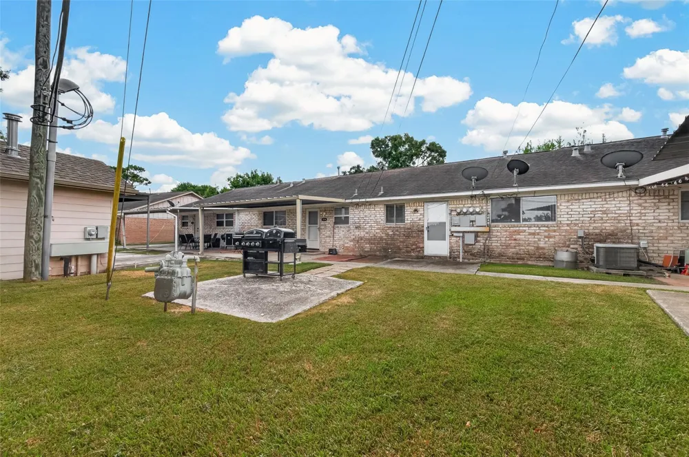 2302 Buchanan Drive Baytown, TX 77520