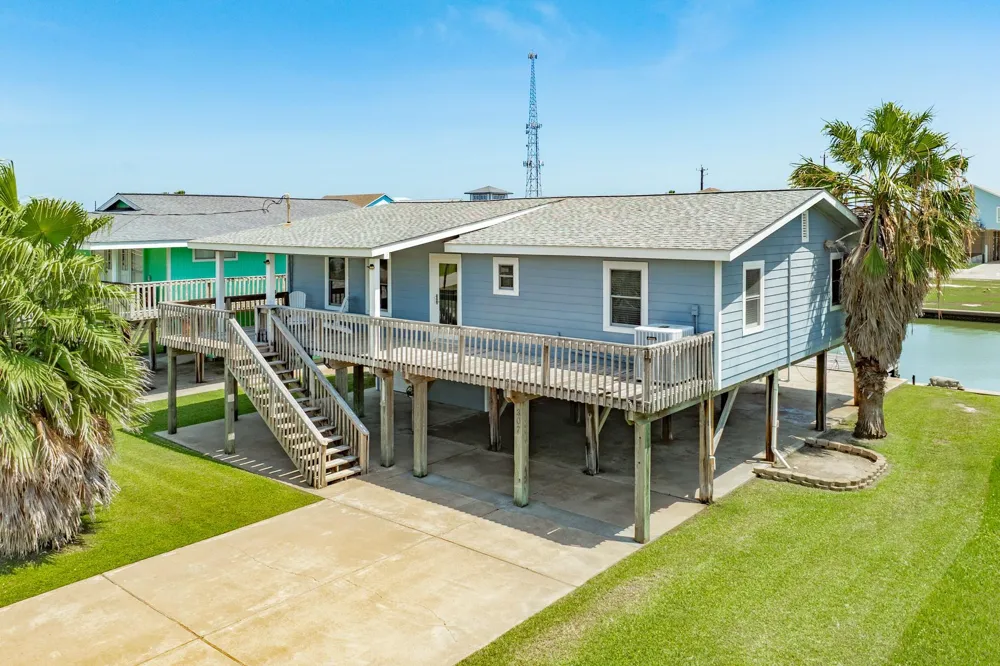 207 Galleon Freeport, TX 77541