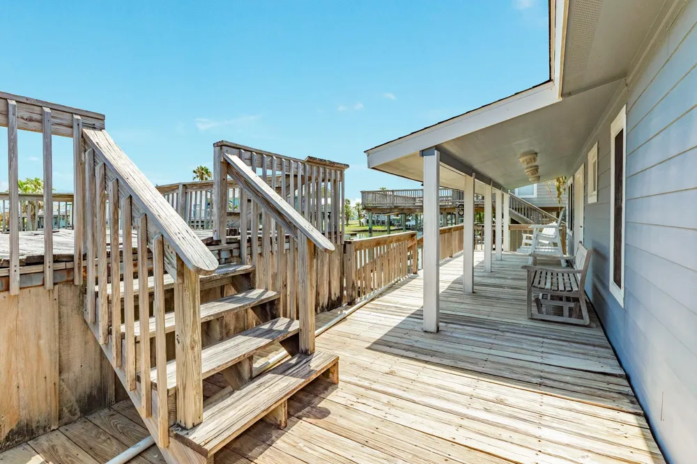 207 Galleon Freeport, TX 77541