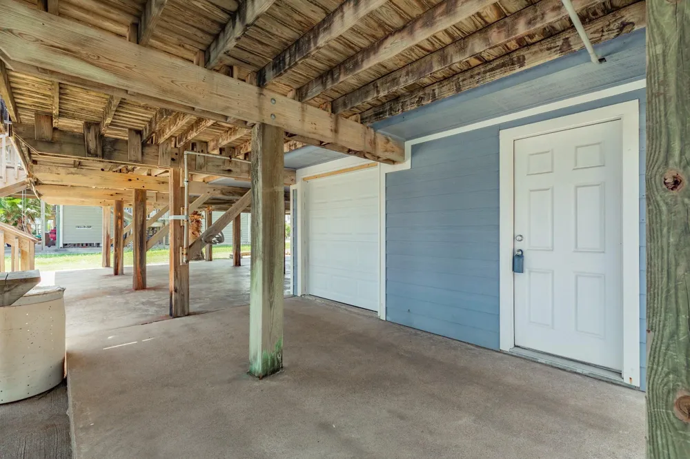 207 Galleon Freeport, TX 77541