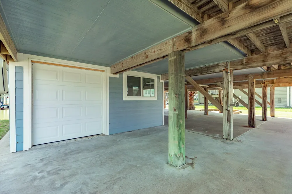 207 Galleon Freeport, TX 77541