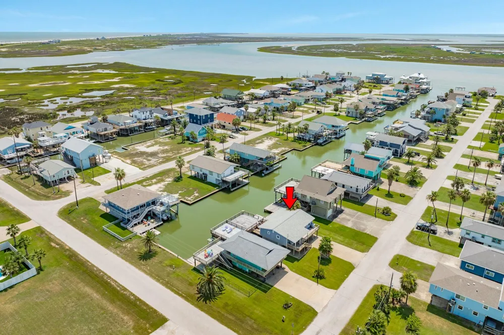 207 Galleon Freeport, TX 77541