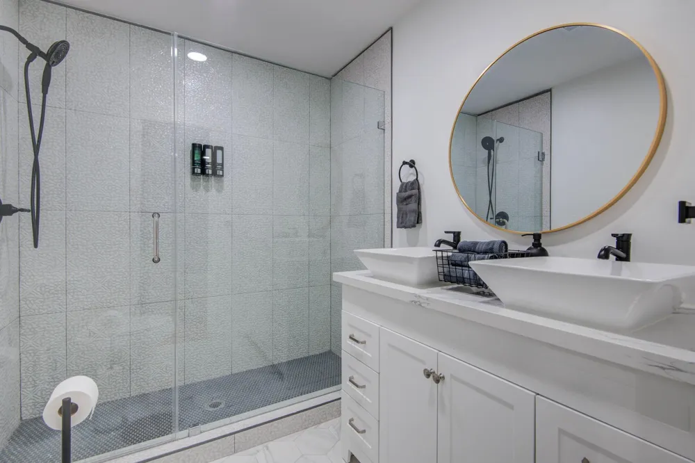 9515 Meadowglen Lane Houston, TX 77063