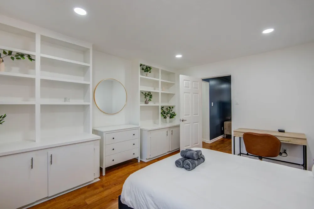 9515 Meadowglen Lane Houston, TX 77063