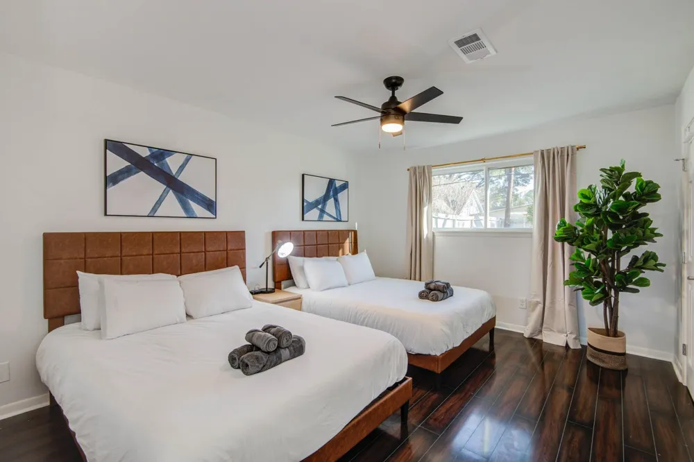 9515 Meadowglen Lane Houston, TX 77063