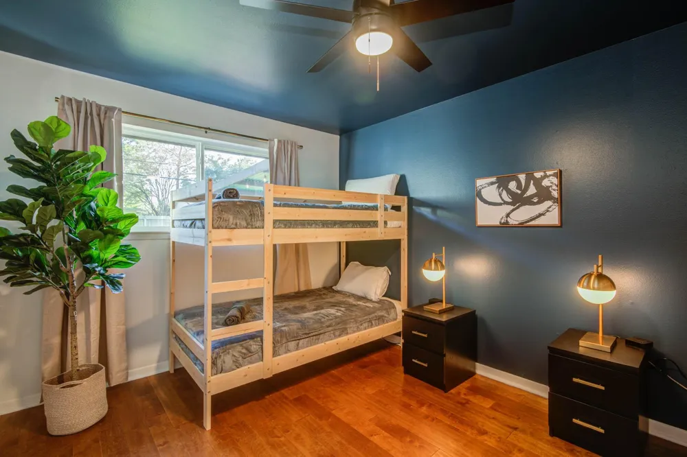 9515 Meadowglen Lane Houston, TX 77063