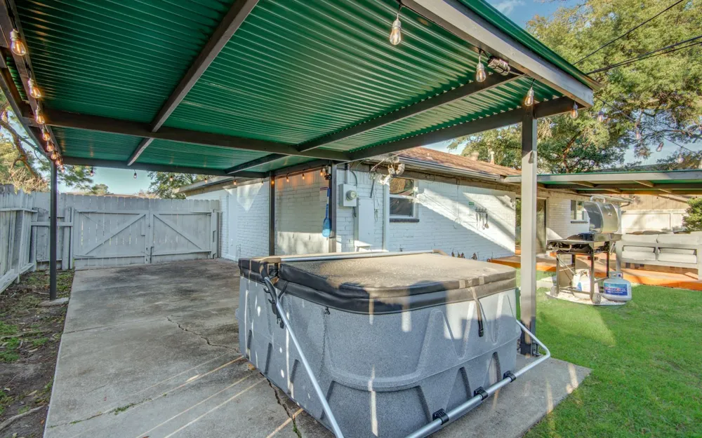 9515 Meadowglen Lane Houston, TX 77063